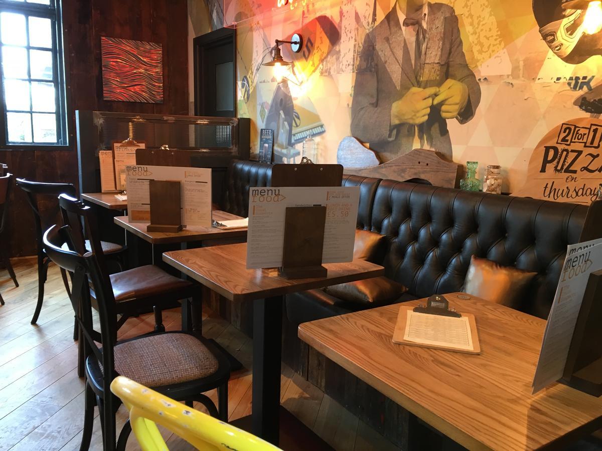 Queen Street Tap Дийл Екстериор снимка