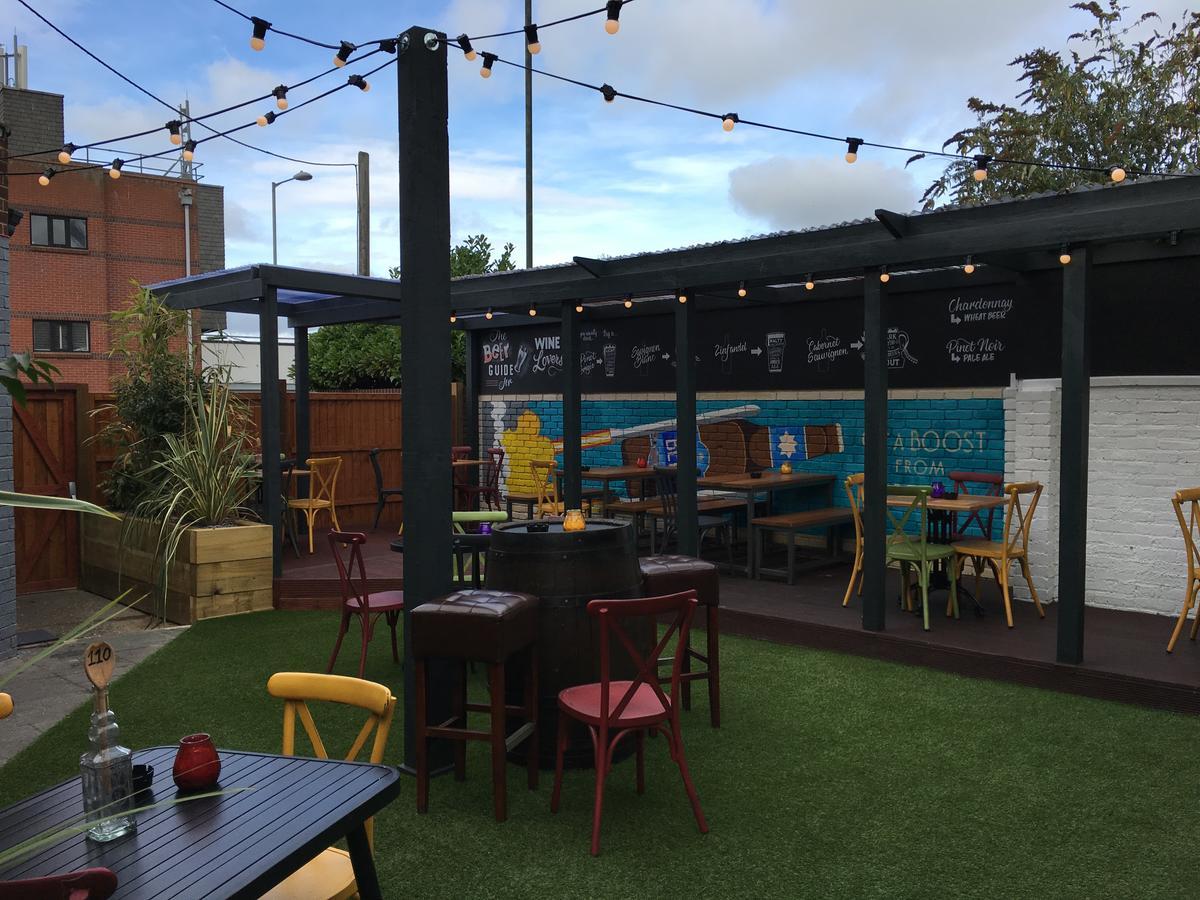 Queen Street Tap Дийл Екстериор снимка
